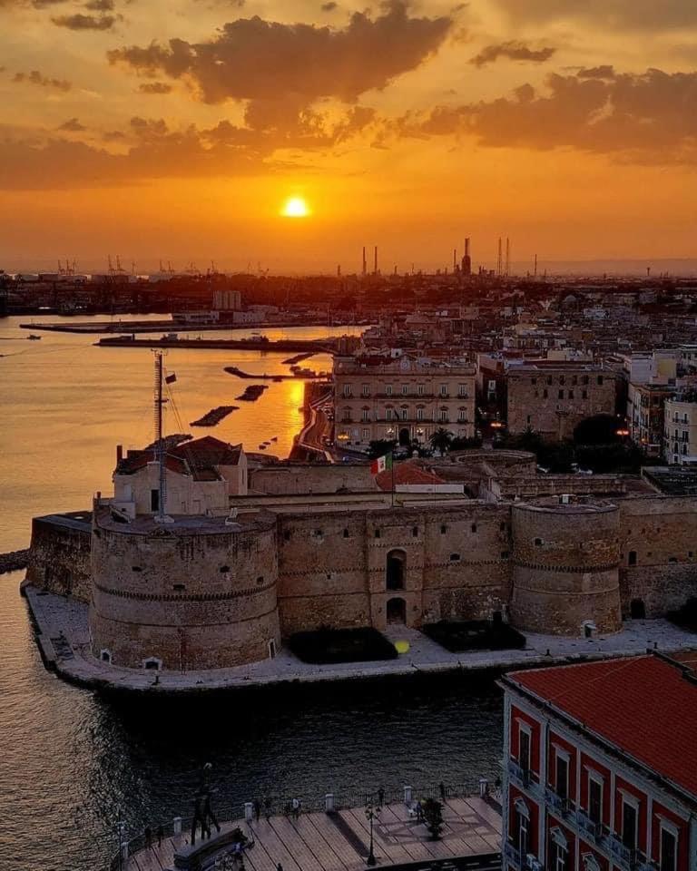 Suite Cavour Luxury Home Taranto Luaran gambar